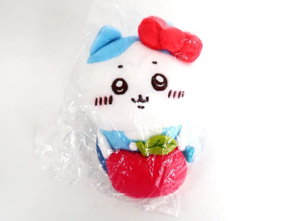 ちいかわ×サンリオ ハチワレ・ハローキティ ひっかけぬいぐるみ 高価買取！の表紙