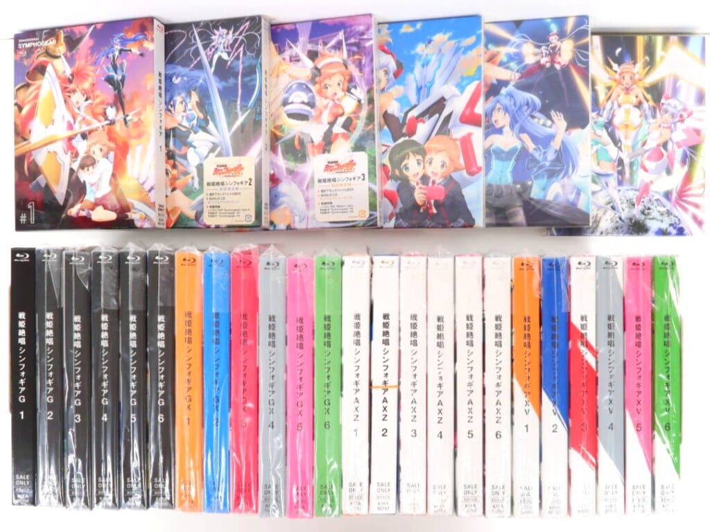 Blu-ray 戦姫絶唱シンフォギア 1期～5期/G/GX/AXZ/XV 初回限定版 全30巻セット 高価買取！の表紙